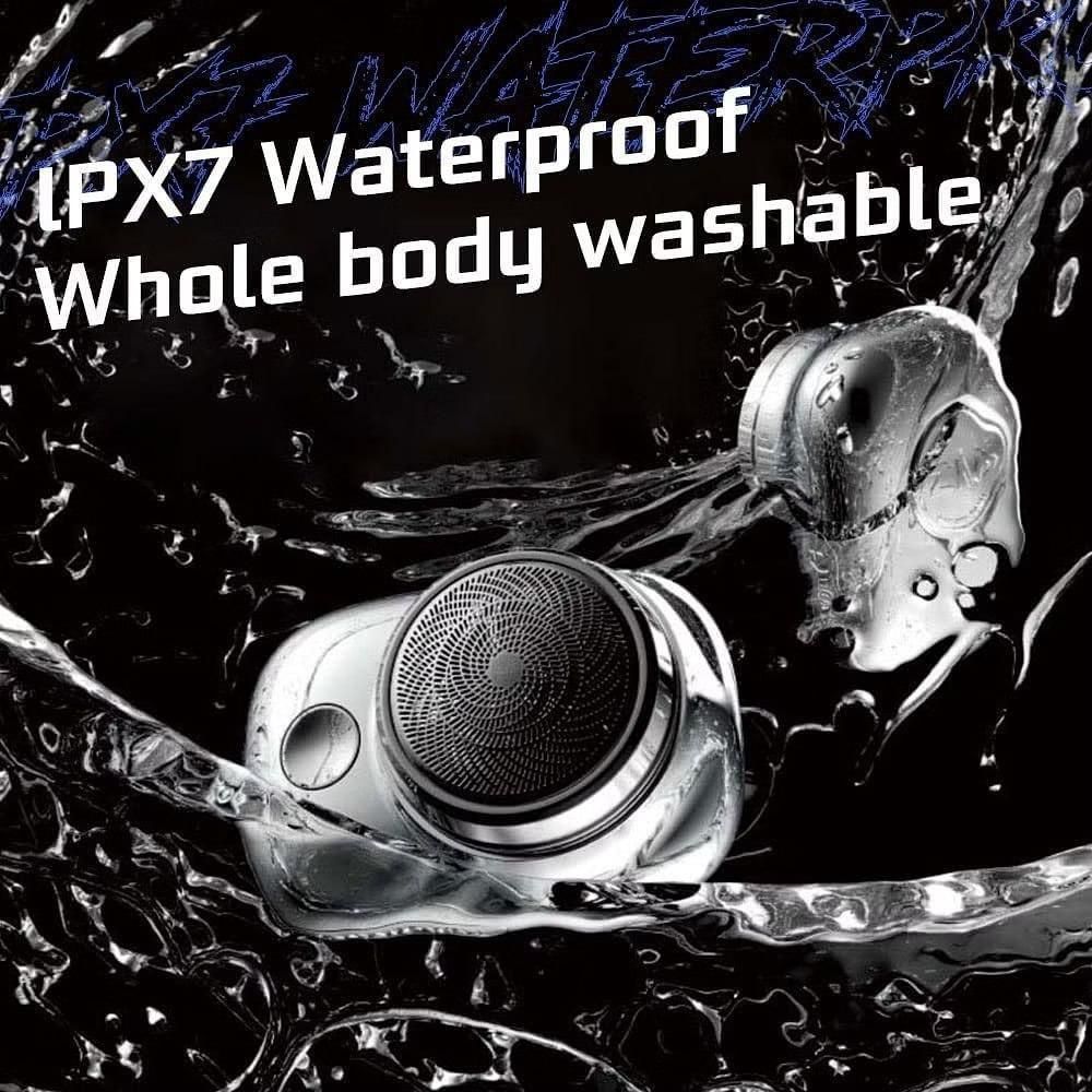 Waterproof shaver with water droplets and text indicating IPX7 waterproof and whole body washable features.